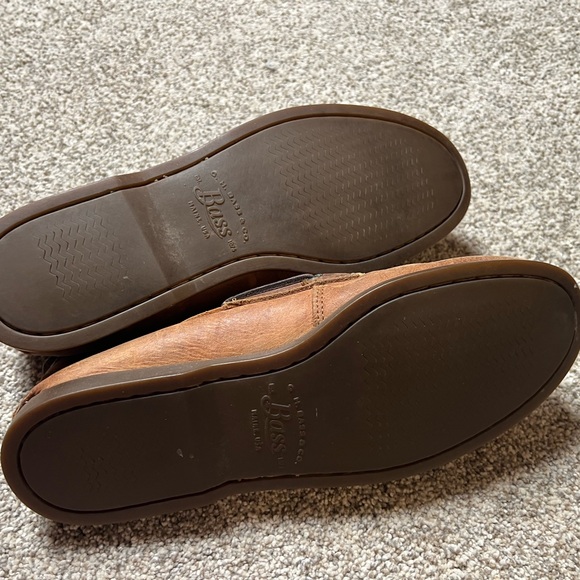 Shoes - Picture 2 of 3